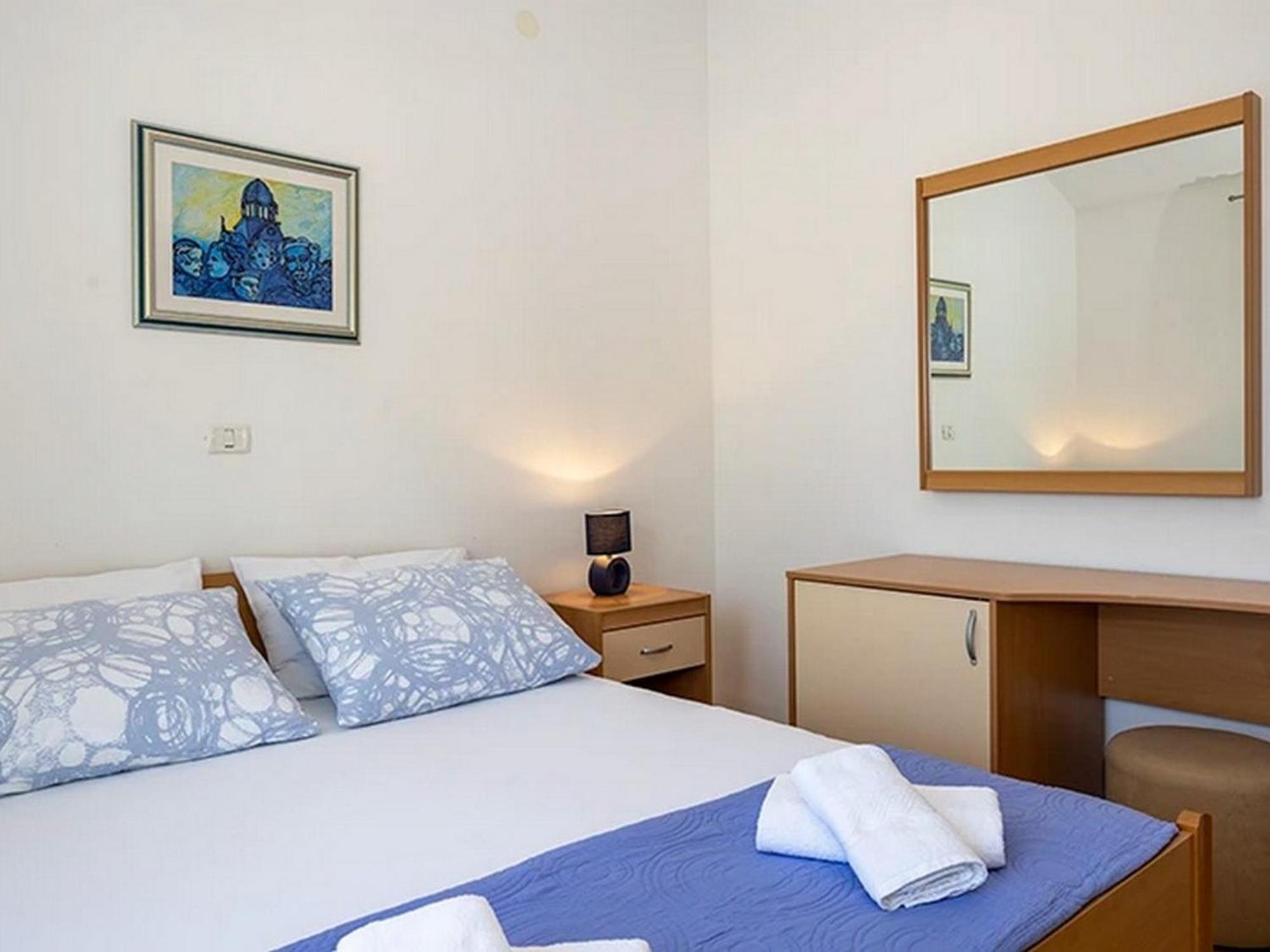 Apartments By The Sea Igrane, Makarska - 17292 Room photo