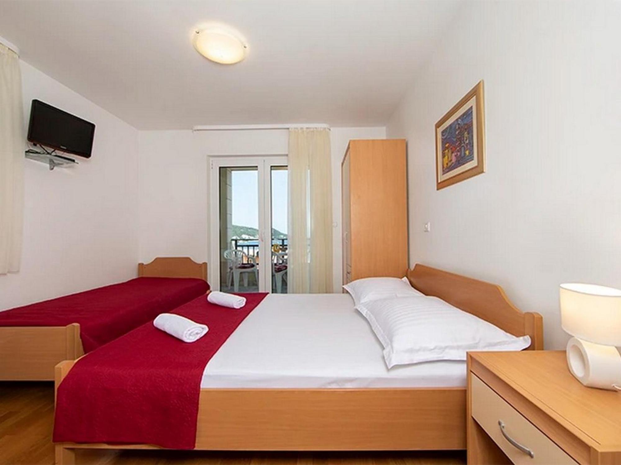 Apartments By The Sea Igrane, Makarska - 17292 Room photo